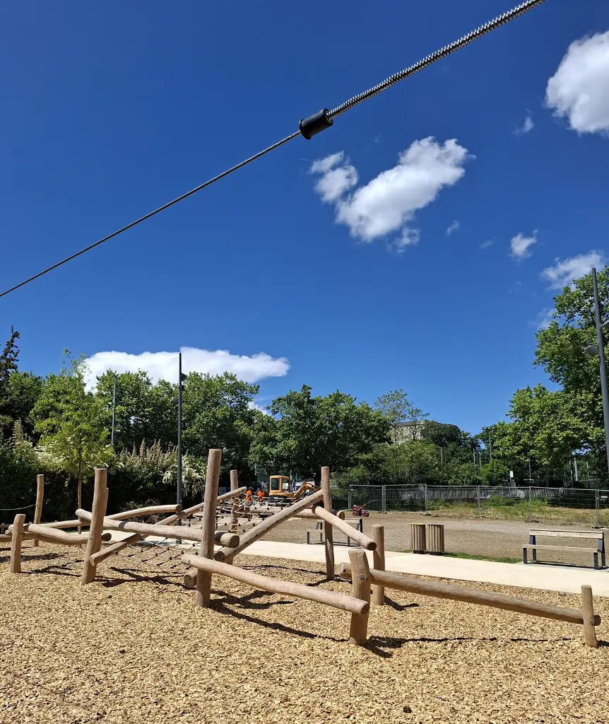 JAJ015_Escalacours (7).webp