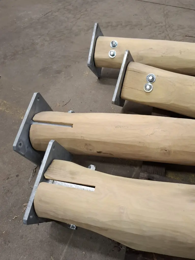 Platine pour poteau ou rondin